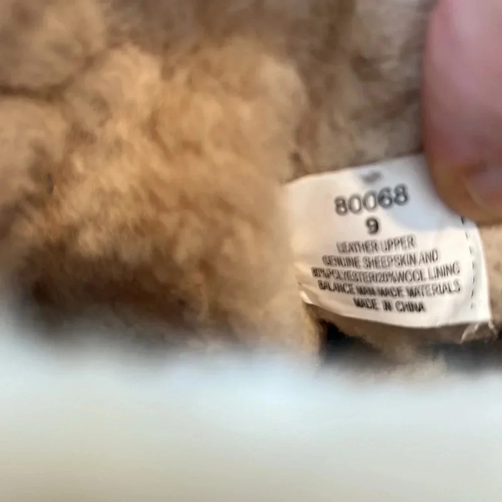 Minnetonka Women's Olympia Sheepskin / Wool Short Boot Elegance Indigo Size 9 - Picture 8 of 8